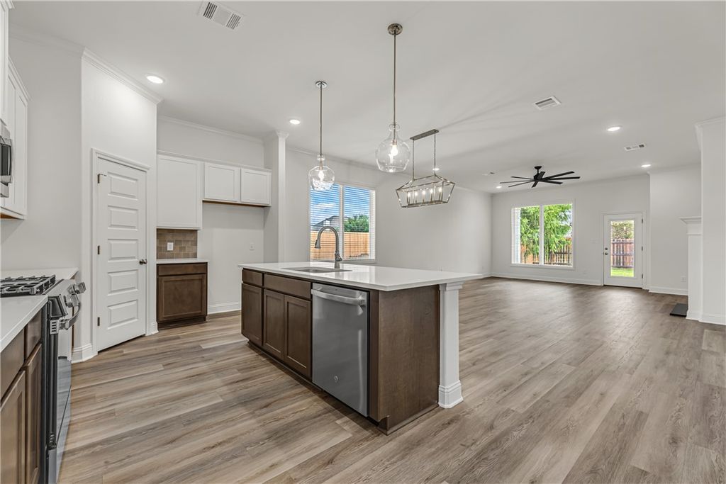 2904 Bombay Court, Bryan, TX 77808 — photo 5