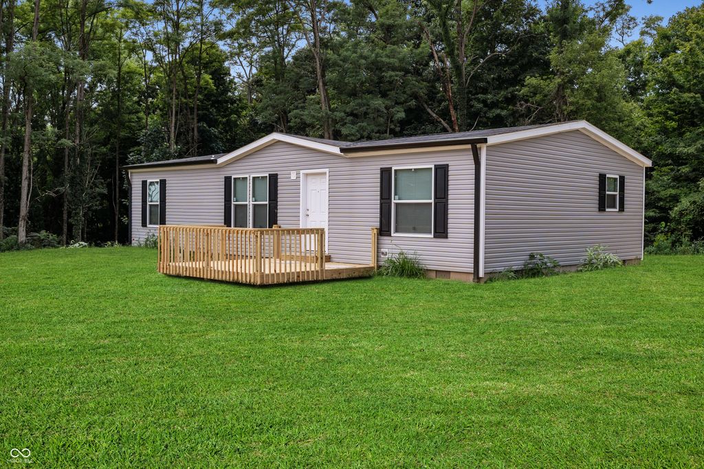 2177 N 4th Street, Seelyville, IN 47878