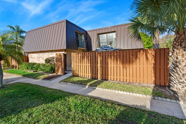 5720 SE Windsong Lane 326, Stuart, FL 34997