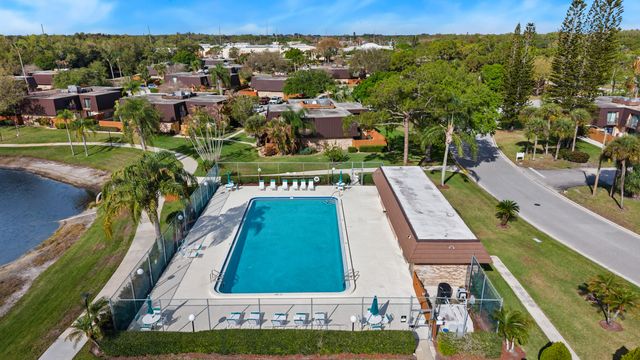 5720 SE Windsong Lane 326, Stuart, FL 34997