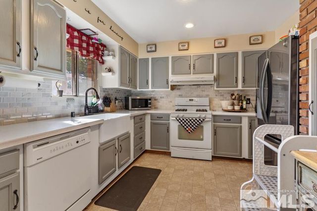613 Ivy Street, Carson City, NV 89703