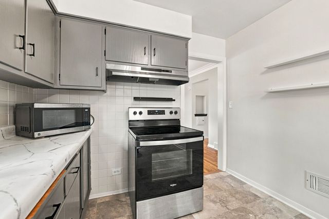 10521 Lavergne Avenue, Oak Lawn, IL 60453