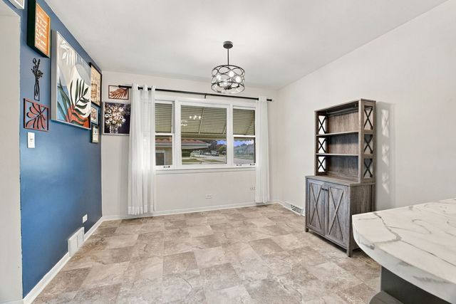 10521 Lavergne Avenue, Oak Lawn, IL 60453