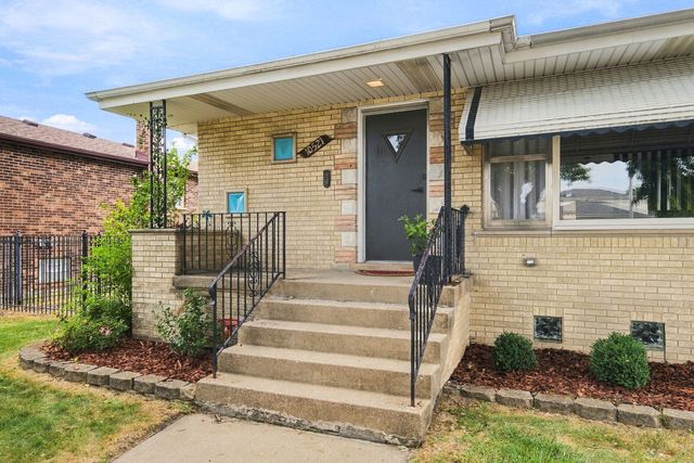 10521 Lavergne Avenue, Oak Lawn, IL 60453