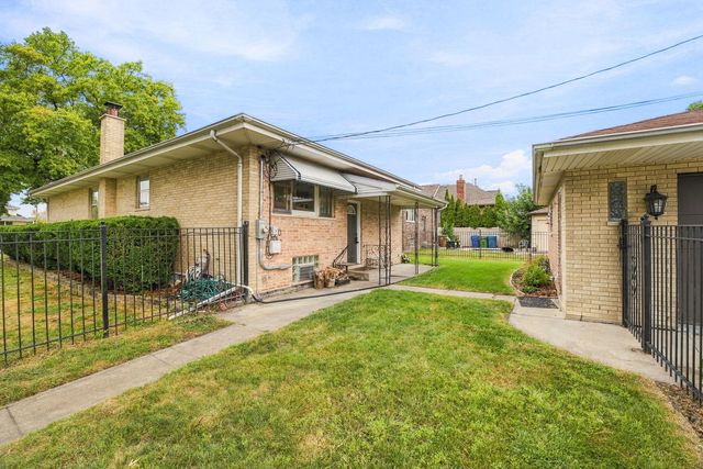 10521 Lavergne Avenue, Oak Lawn, IL 60453