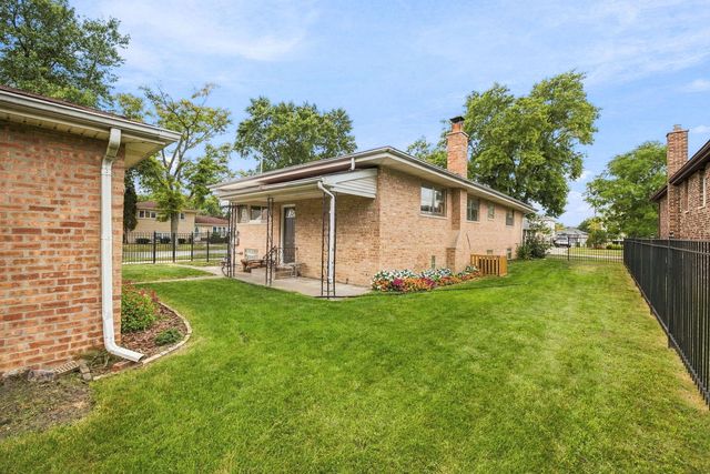 10521 Lavergne Avenue, Oak Lawn, IL 60453