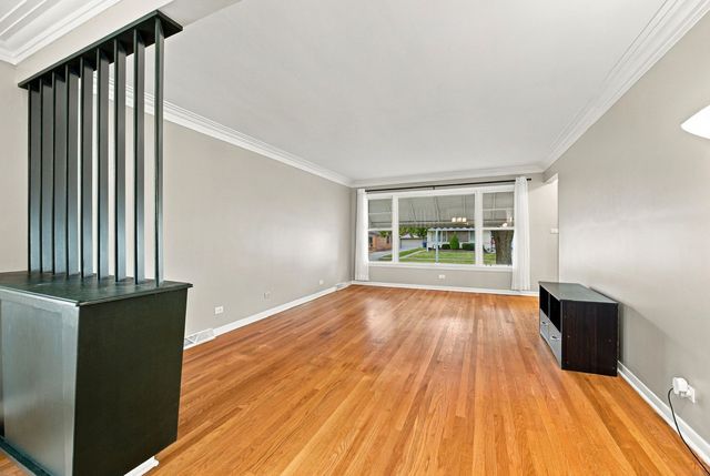 10521 Lavergne Avenue, Oak Lawn, IL 60453