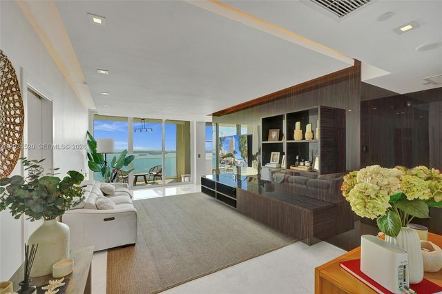 800 Claughton Island Drive 3101, Miami, FL 33131