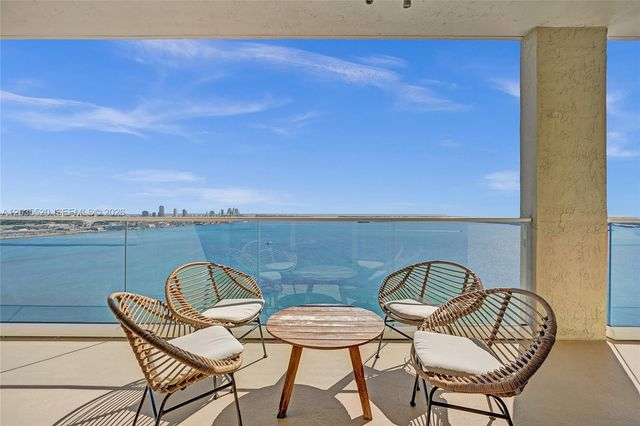 800 Claughton Island Drive 3101, Miami, FL 33131