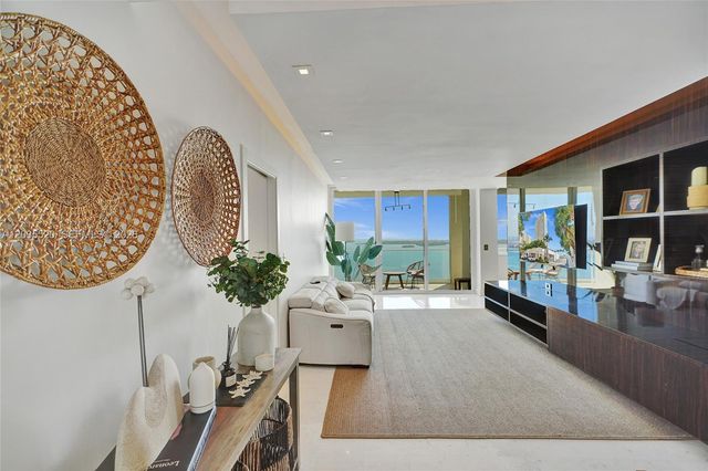 800 Claughton Island Drive 3101, Miami, FL 33131