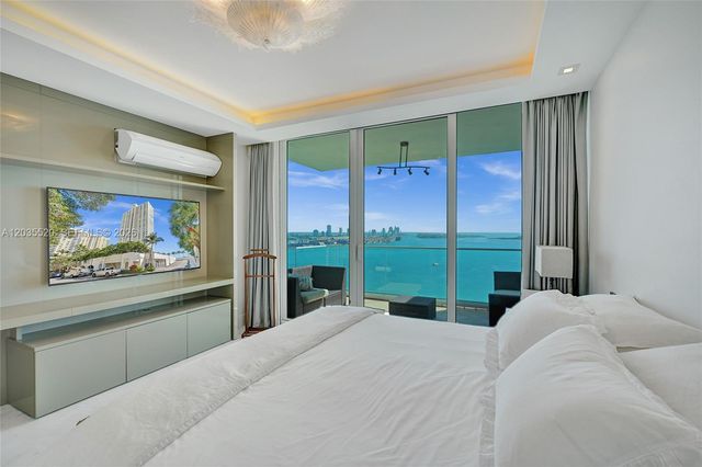 800 Claughton Island Drive 3101, Miami, FL 33131
