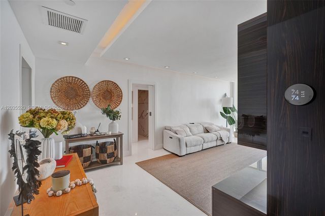 800 Claughton Island Drive 3101, Miami, FL 33131