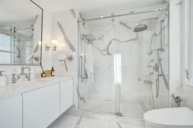 800 Claughton Island Drive 3101, Miami, FL 33131