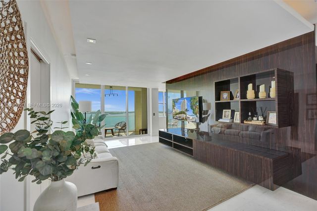 800 Claughton Island Drive 3101, Miami, FL 33131