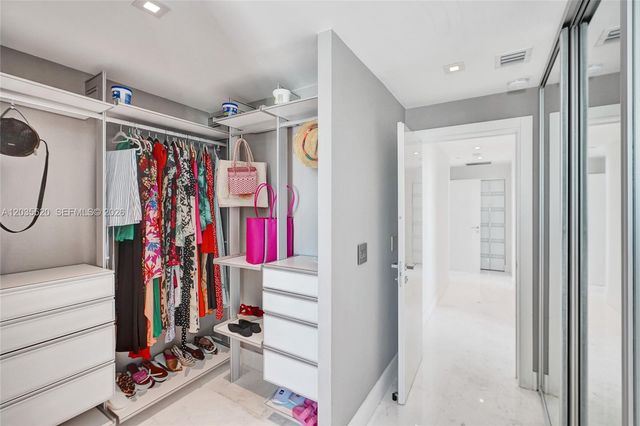 800 Claughton Island Drive 3101, Miami, FL 33131