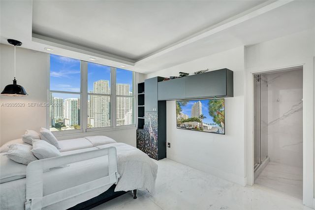 800 Claughton Island Drive 3101, Miami, FL 33131