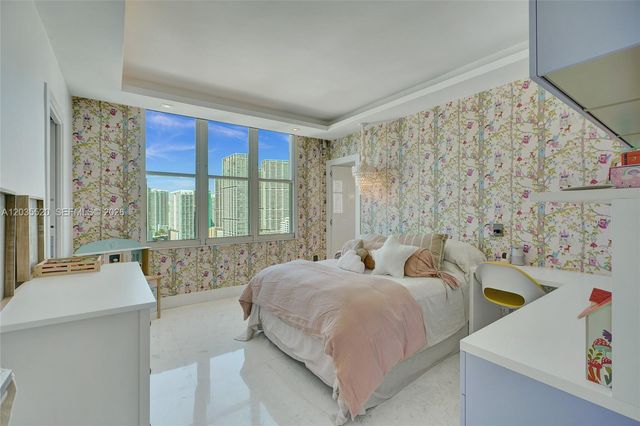 800 Claughton Island Drive 3101, Miami, FL 33131