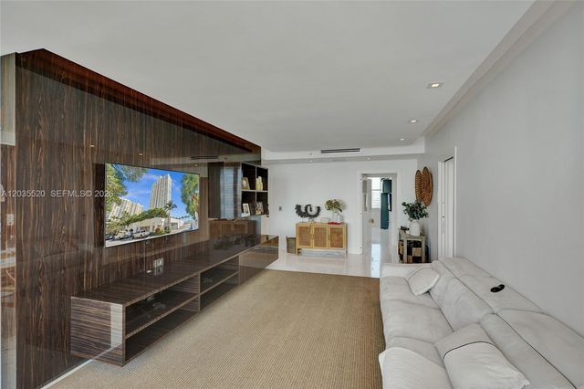 800 Claughton Island Drive 3101, Miami, FL 33131