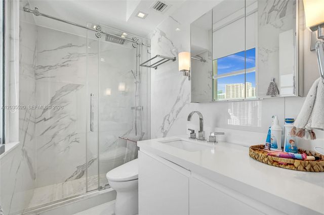 800 Claughton Island Drive 3101, Miami, FL 33131