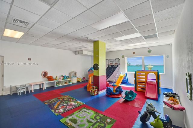 800 Claughton Island Drive 3101, Miami, FL 33131