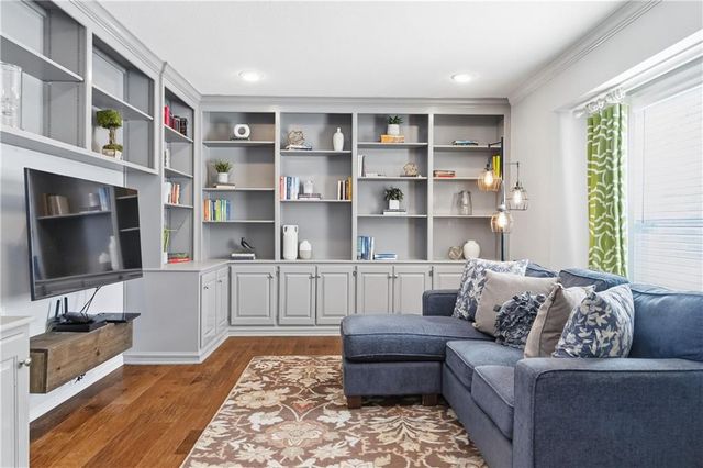 8000 W 116TH Street, Overland Park, KS 66210