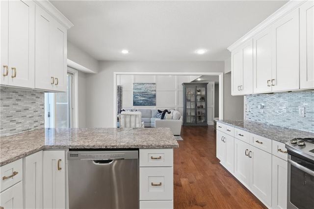 8000 W 116TH Street, Overland Park, KS 66210