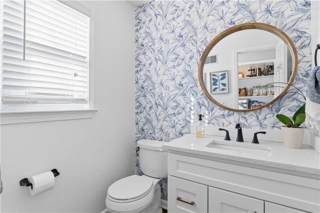 8000 W 116TH Street, Overland Park, KS 66210