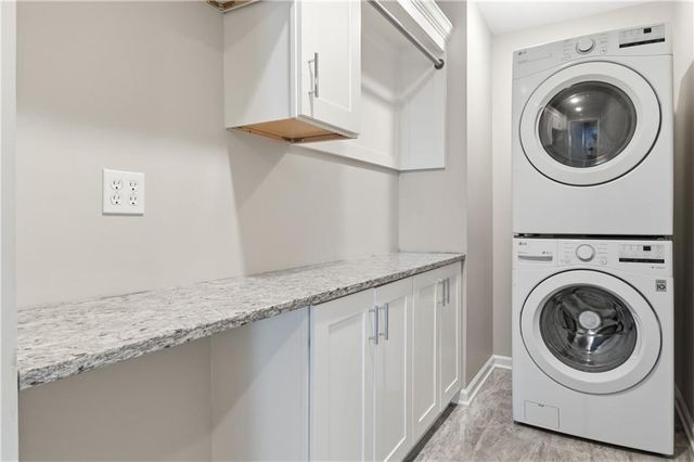 8000 W 116TH Street, Overland Park, KS 66210