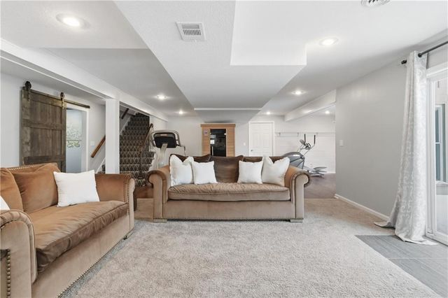 8000 W 116TH Street, Overland Park, KS 66210