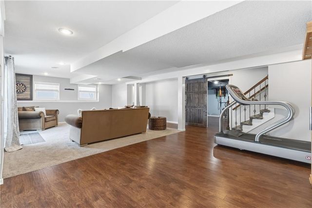 8000 W 116TH Street, Overland Park, KS 66210