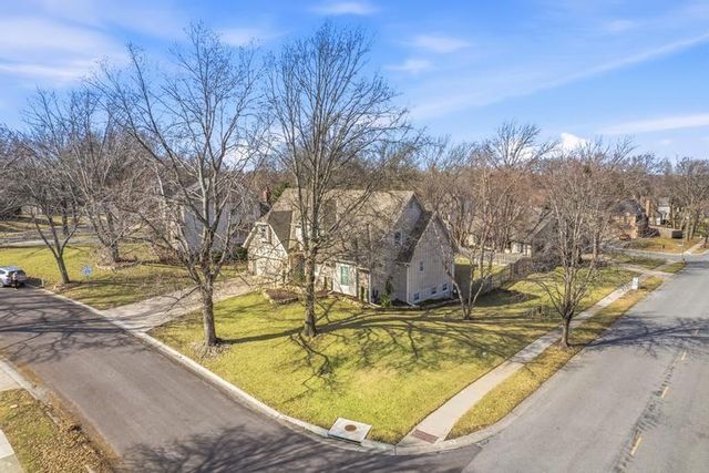 8000 W 116TH Street, Overland Park, KS 66210