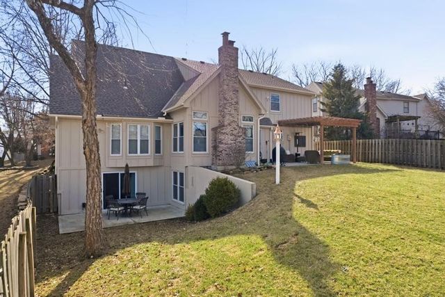 8000 W 116TH Street, Overland Park, KS 66210