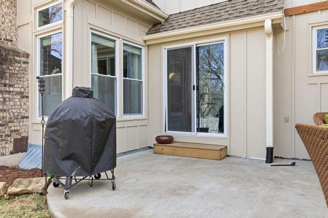 8000 W 116TH Street, Overland Park, KS 66210