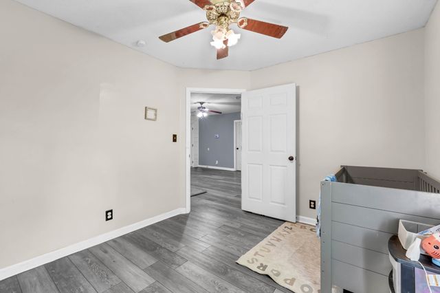 215 Bob White Dr, Clarksville, TN 37042