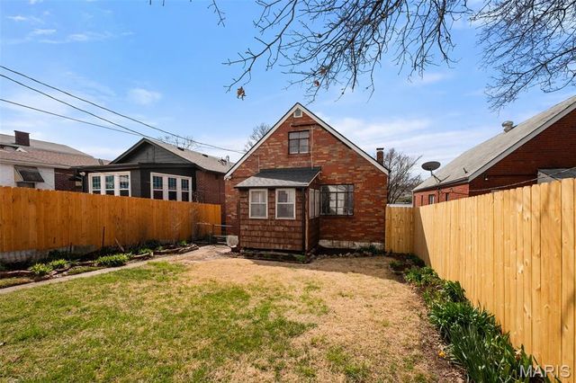 4359 Tholozan Avenue, St Louis, MO 63116