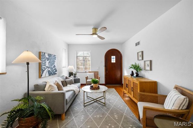 4359 Tholozan Avenue, St Louis, MO 63116