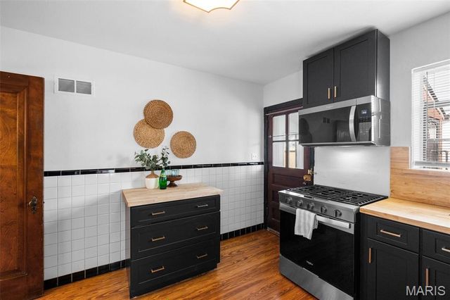 4359 Tholozan Avenue, St Louis, MO 63116