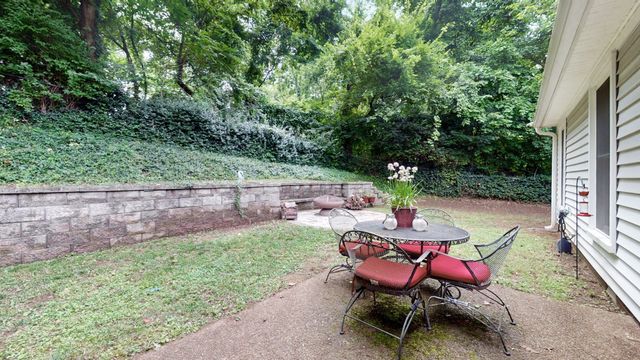 5501 Village Way, Nashville, TN 37211