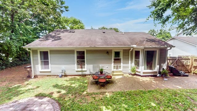 5501 Village Way, Nashville, TN 37211