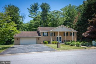 10813 WILCOX DR, Williamsport, MD 21795