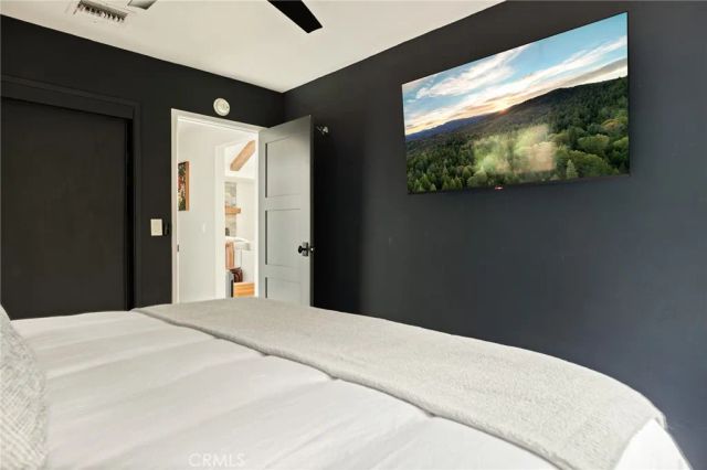 24379 San Moritz, Crestline, CA 92325