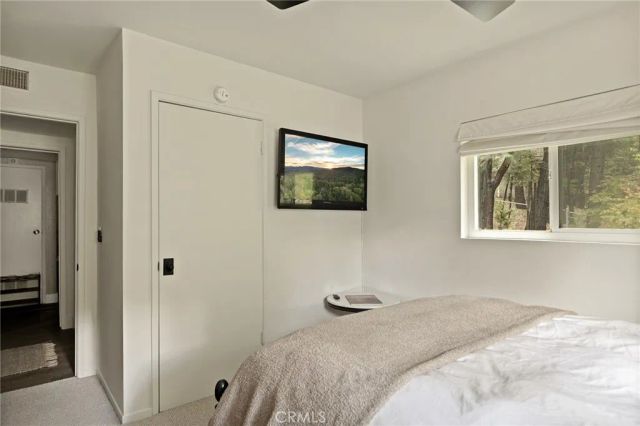 24379 San Moritz, Crestline, CA 92325