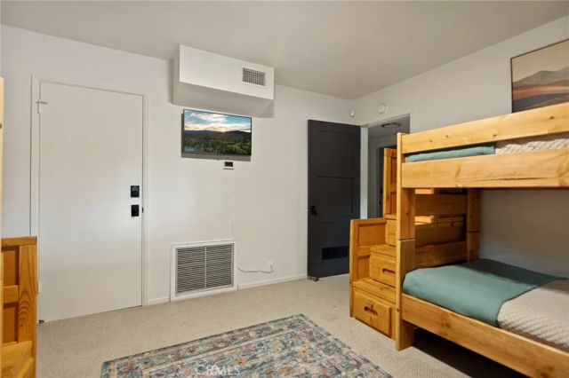 24379 San Moritz, Crestline, CA 92325