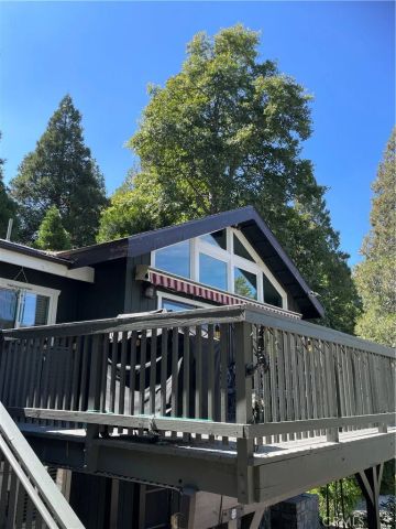 24379 San Moritz, Crestline, CA 92325