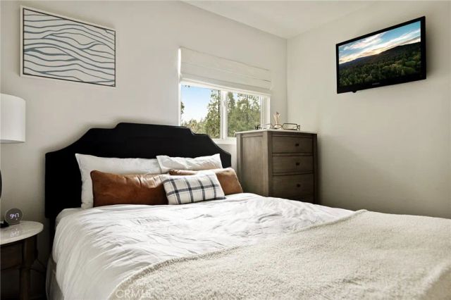 24379 San Moritz, Crestline, CA 92325