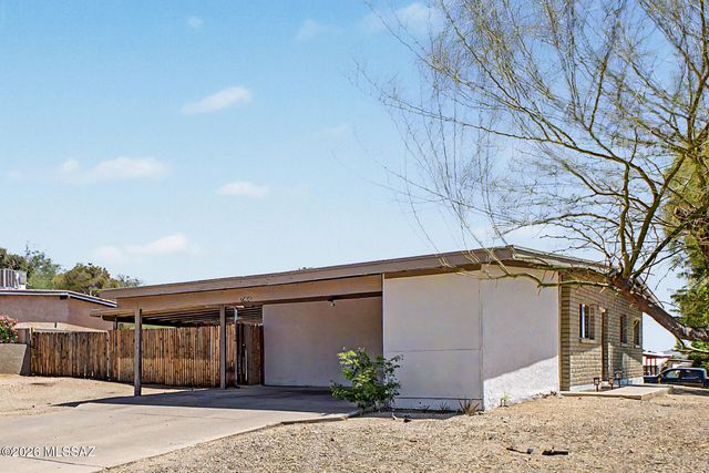 7460 N Oldfather Drive, Tucson, AZ 85741