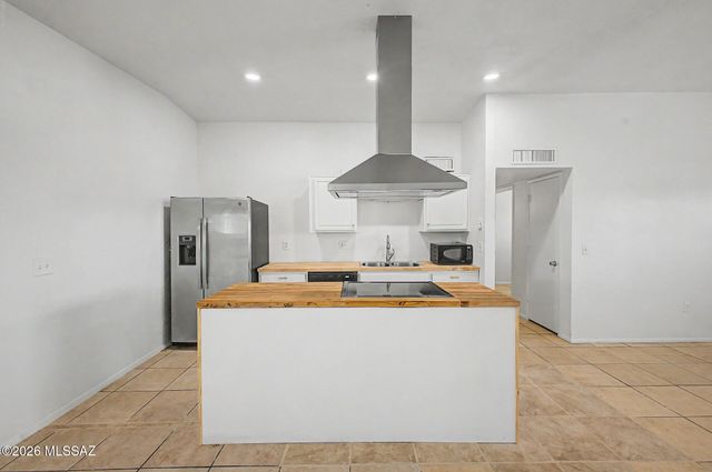 7460 N Oldfather Drive, Tucson, AZ 85741