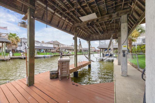 33 N Flamingo Street, La Marque, TX 77568