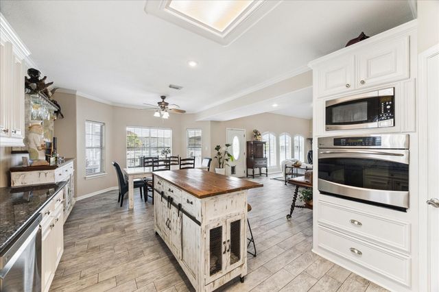 33 N Flamingo Street, La Marque, TX 77568