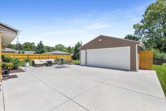 8506 N 51st STREET, Brown Deer, WI 53223